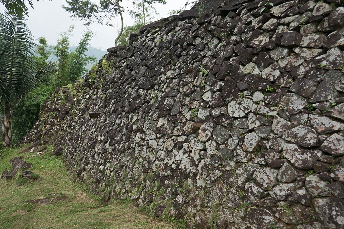 gunung padang indonesia