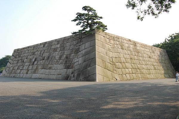 Megalithic Imperial palace Japan