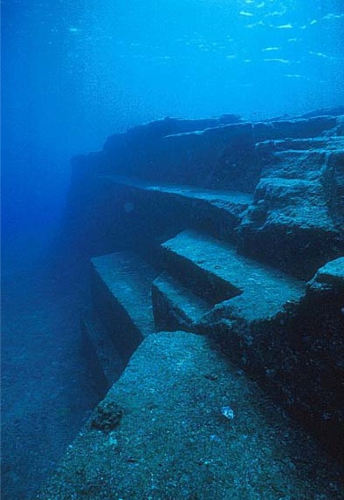 japan yonaguni underwater