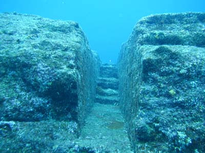 underwater yonaguni japan