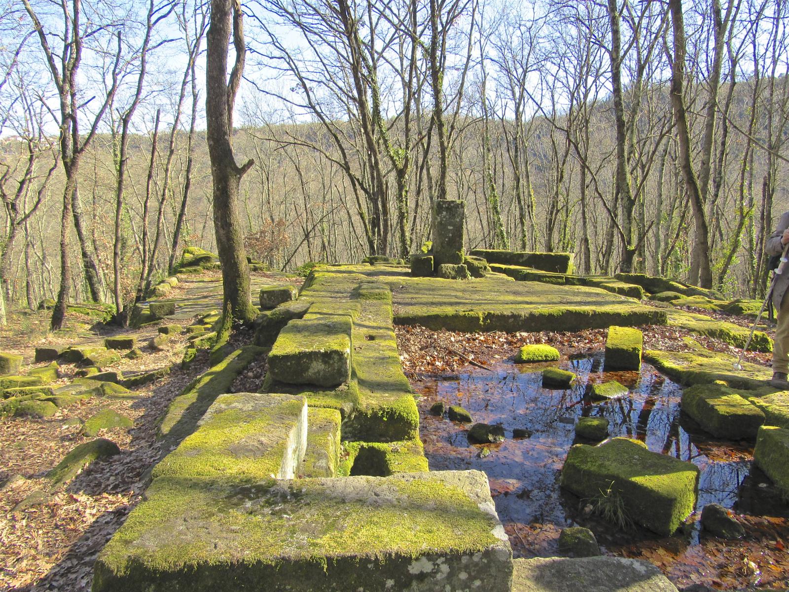 Piramide-Etrusca-Bomarzo