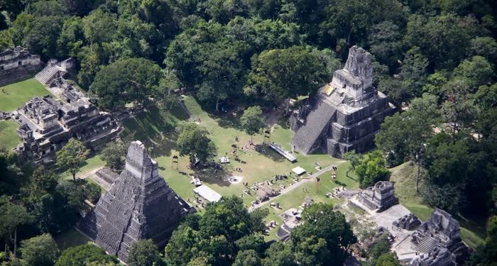 Tikal-guatemala-pyramid