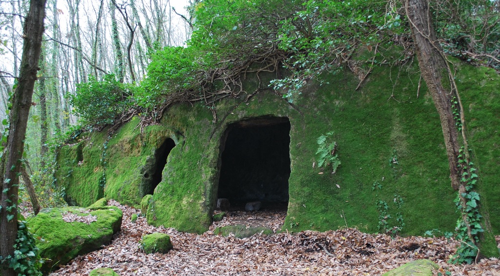 Piramide-Etrusca-Bomarzo