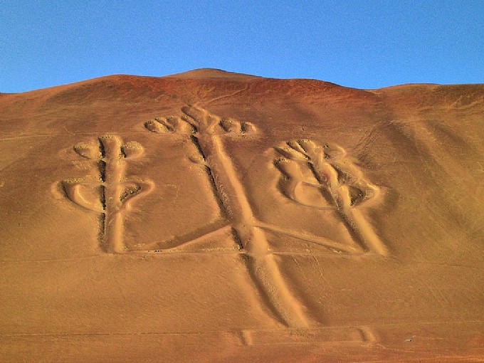 Paracas geoglyph Candelabra
